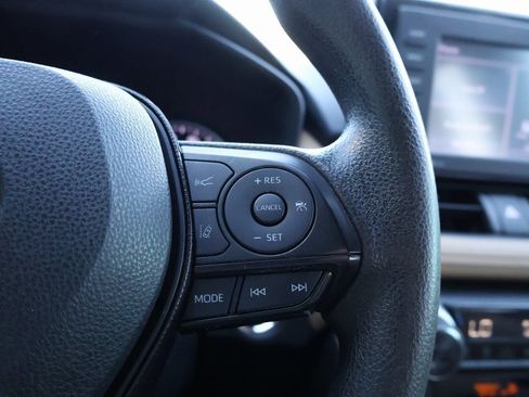 Used 2021 Toyota RAV4 XLE w/ Convenience Package image 30