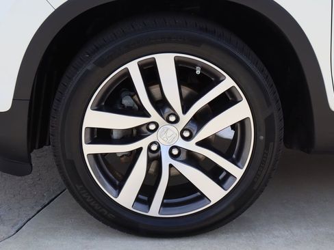 Used 2018 Honda Pilot Touring image 35