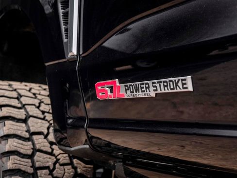 Used 2025 Ford F250 Platinum w/ Platinum Plus Package image 9