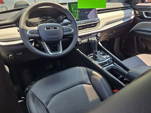 Certified 2024 Jeep Compass Limited AWD/4WD image 17