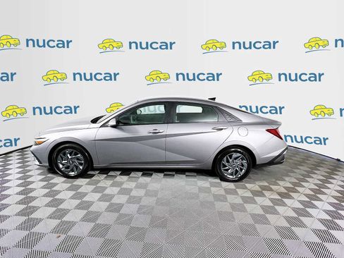 Used 2024 Hyundai Elantra SEL image 4