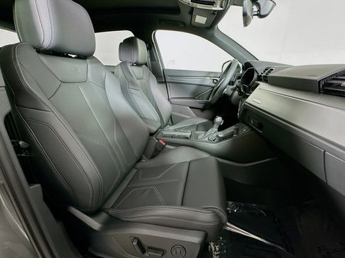 New 2025 Audi Q3 2.0T Premium image 8