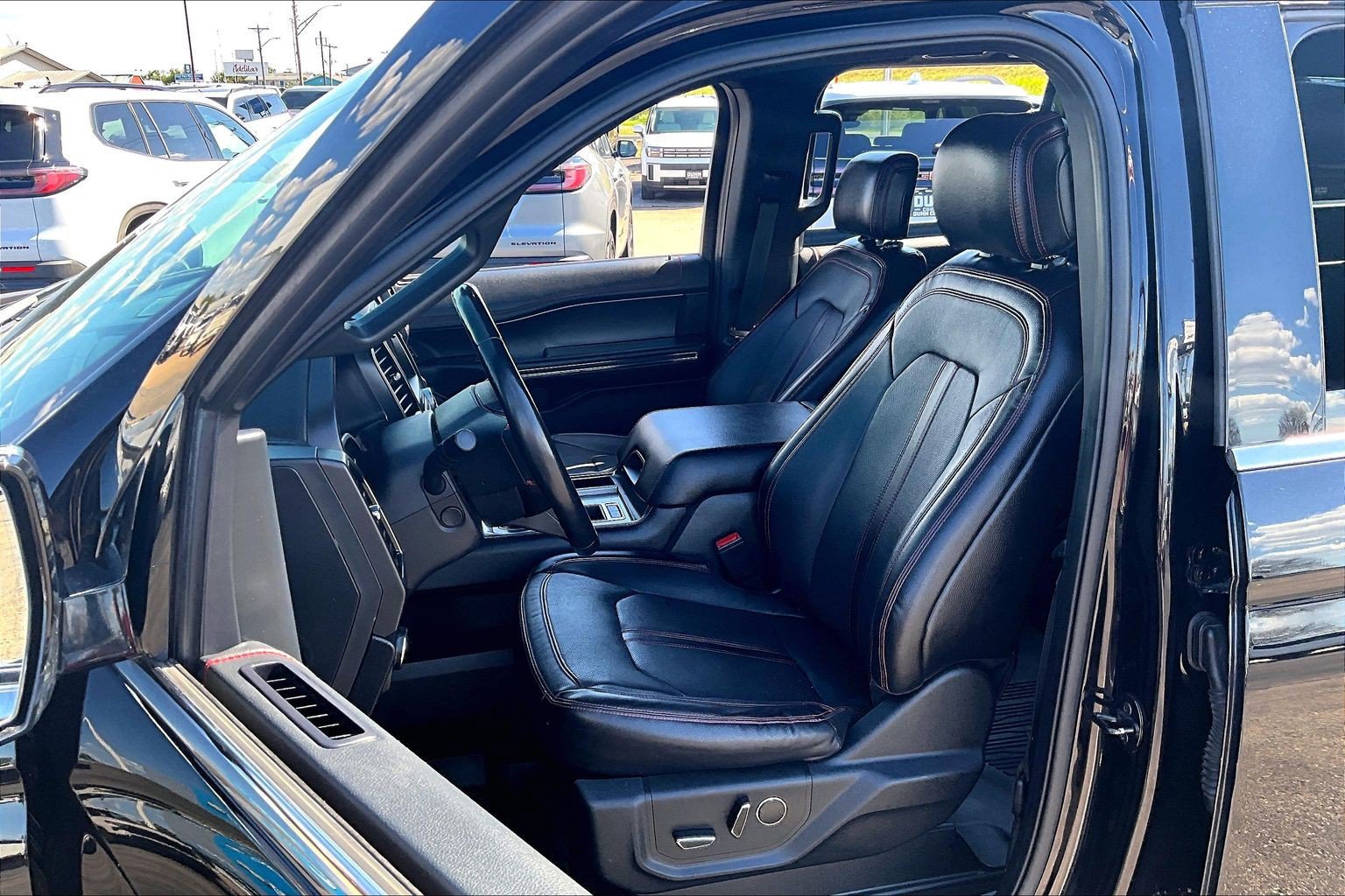 Used 2020 Ford Expedition Limited w/ Equipment Group 303A RWD image 27
