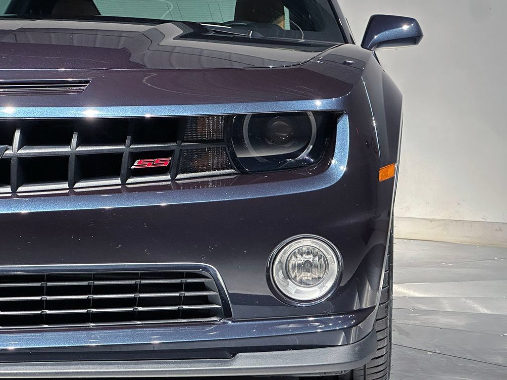 Used 2013 Chevrolet Camaro SS w/ Dusk Special Edition RWD image 5