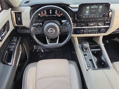 Used 2022 Nissan Pathfinder Platinum w/ Cargo Package FWD image 15