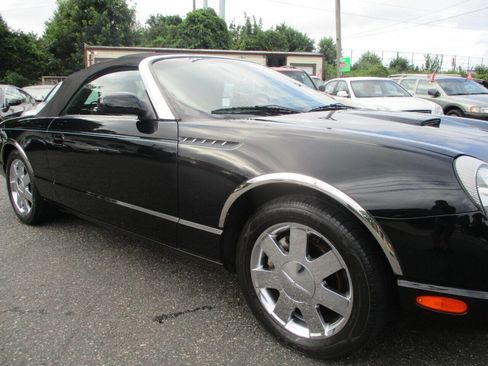 Used 2003 Ford Thunderbird image 18