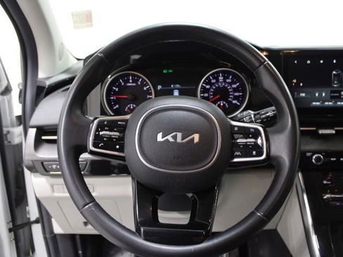 Used 2022 Kia Carnival SX image 28