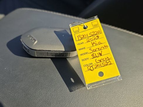 Used 2025 Kia Sorento SX Prestige image 22