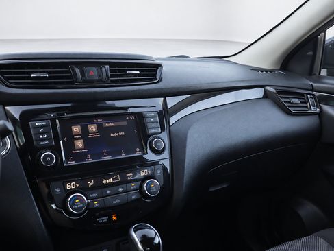 Used 2021 Nissan Rogue Sport SV FWD image 30