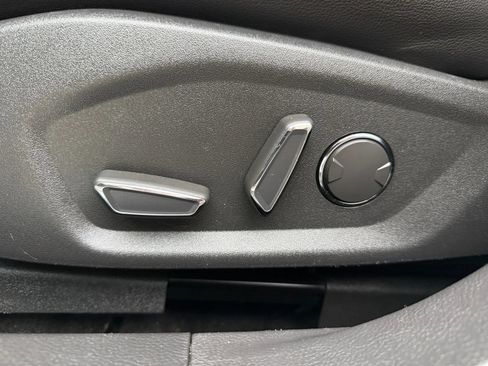 Used 2016 Ford Fusion Titanium FWD image 17