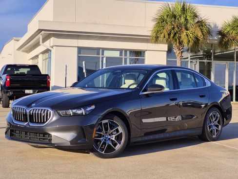 Certified 2024 BMW i5 eDrive40i w/ M Sport Package image 1