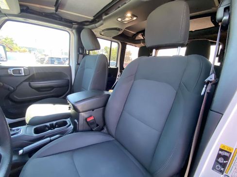 Used 2020 Jeep Wrangler Unlimited Sport image 15