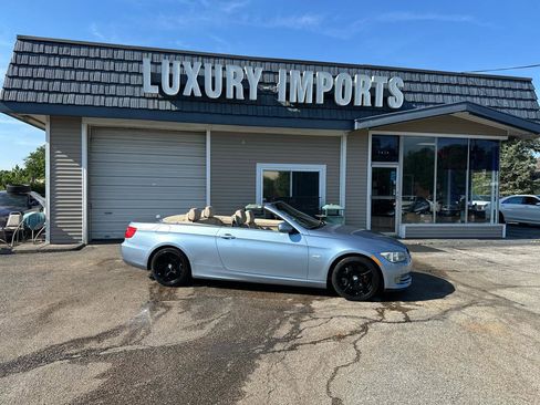 Used 2013 BMW 335i Convertible w/ Premium Pkg RWD image 3