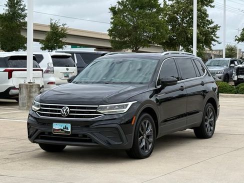 Used 2022 Volkswagen Tiguan SE FWD image 8