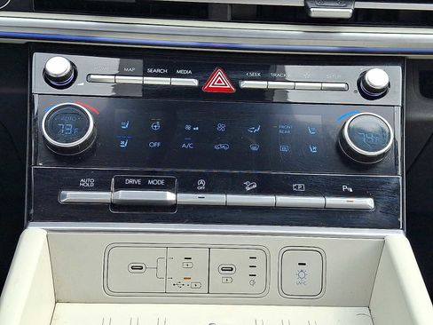 Used 2025 Hyundai Santa Fe Limited image 17