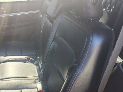 Used 2017 Ford Explorer Sport image 18