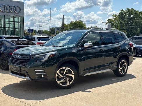 Used 2022 Subaru Forester Touring AWD/4WD image 6