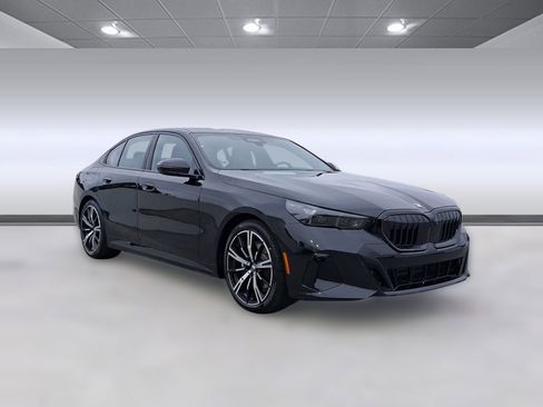 New 2026 BMW 540i xDrive w/ Executive Package image 7