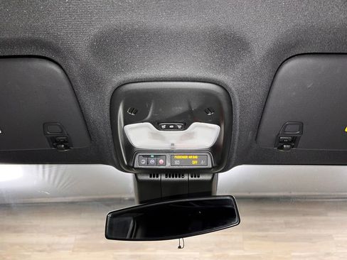 Used 2023 Chevrolet Colorado Trail Boss image 16