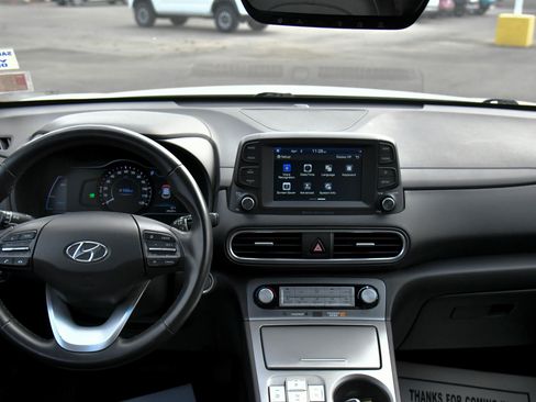 Used 2021 Hyundai Kona Limited FWD image 37