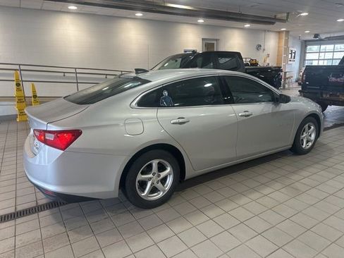 Used 2018 Chevrolet Malibu LS image 6