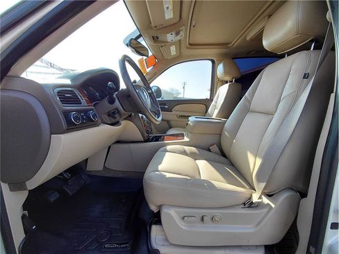 Used 2012 Chevrolet Suburban LTZ image 9
