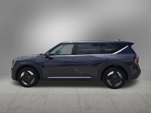 Certified 2026 Kia EV9 Light RWD image 3