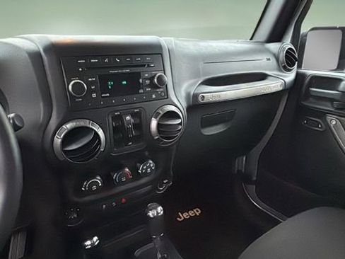 Used 2015 Jeep Wrangler Unlimited Sport w/ Quick Order Package 24S image 21