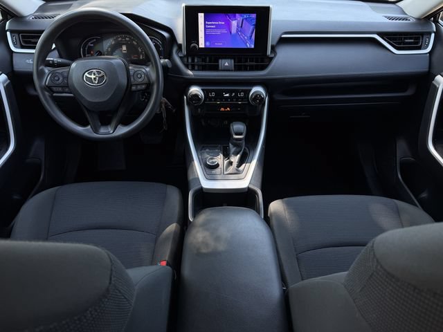 Used 2025 Toyota RAV4 LE AWD/4WD image 10