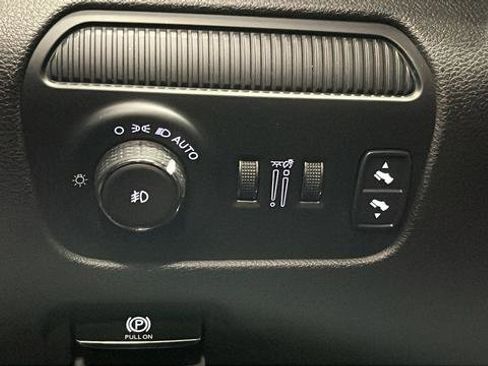 Used 2023 Jeep Wagoneer L 4WD w/ Premium Group I image 41