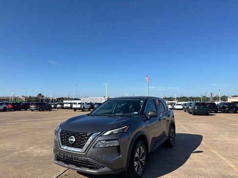 Certified 2023 Nissan Rogue SV FWD image 8