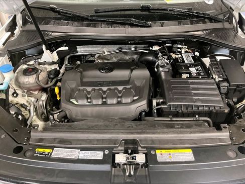 Used 2021 Volkswagen Tiguan SE w/ Panoramic Sunroof Package AWD/4WD image 34