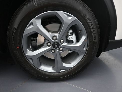 New 2025 Ford Escape ST-Line w/ Tech Pack #1 image 31