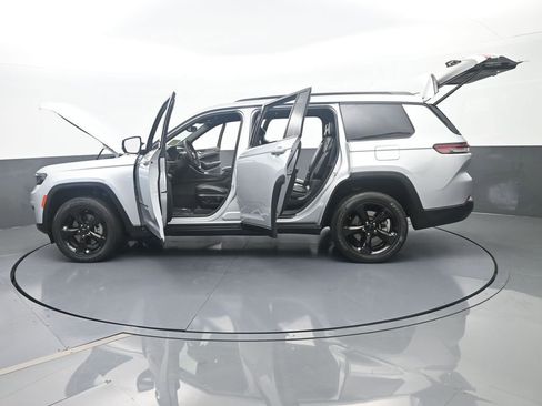 Used 2023 Jeep Grand Cherokee L Laredo RWD image 73