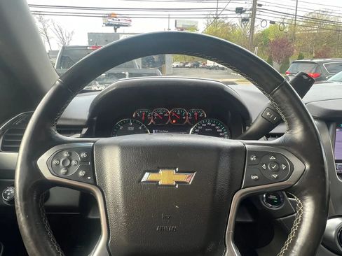 Used 2018 Chevrolet Tahoe LT w/ Luxury Package AWD/4WD image 19