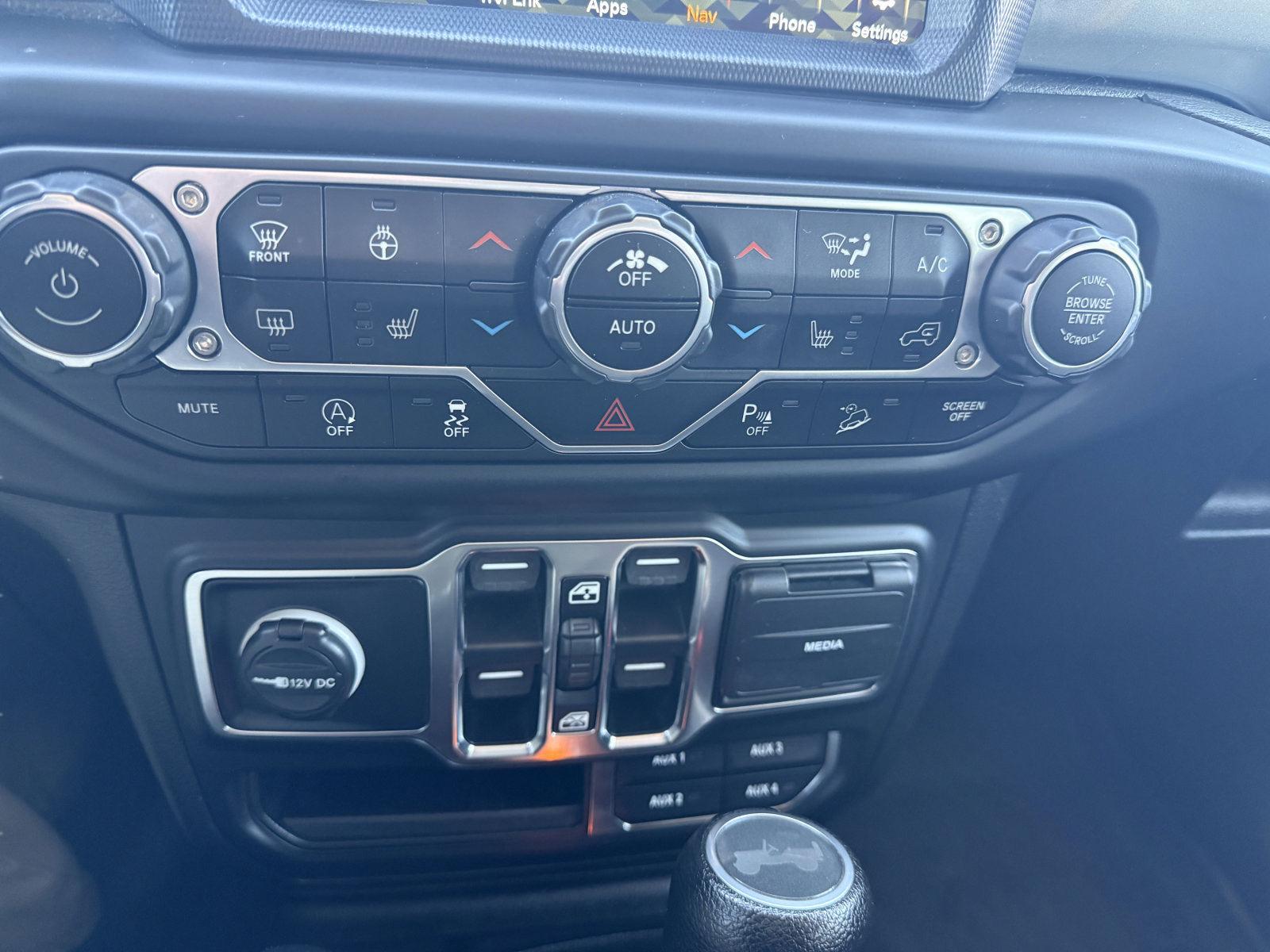Used 2021 Jeep Wrangler Unlimited Sahara w/ Dual Top Group AWD/4WD image 26