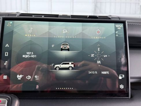 Used 2023 Land Rover Defender 110 X image 32