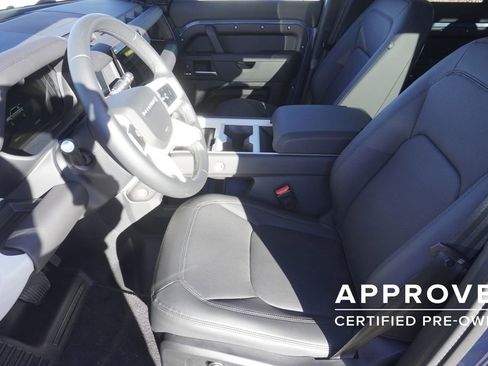 Used 2025 Land Rover Defender 110 S image 19