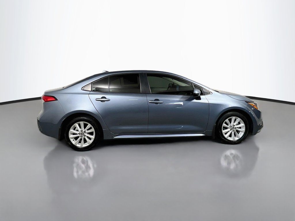 Used 2025 Toyota Corolla LE w/ LE Premium Package FWD image 2