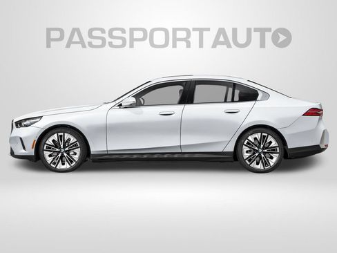 Used 2025 BMW i5 xDrive40 w/ Premium Package AWD/4WD image 3