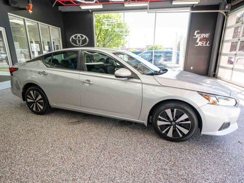 Used 2021 Nissan Altima 2.5 SV AWD/4WD image 5
