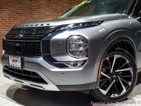 Used 2023 Mitsubishi Outlander SE image 4