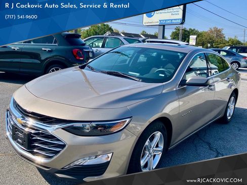 Used 2022 Chevrolet Malibu LT image 2