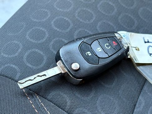 Used 2022 Chevrolet Trax LS w/ Tint and Cruise Package image 35