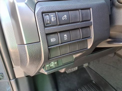 Used 2025 Toyota Tacoma SR5 AWD/4WD image 21