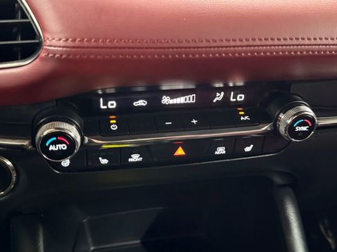 Used 2022 MAZDA MAZDA3 s image 17