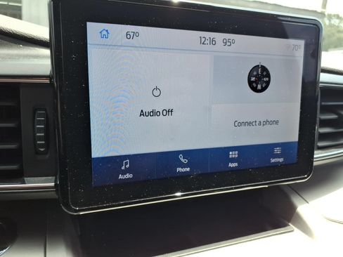 Used 2022 Ford Explorer XLT w/ Equipment Group 202A RWD image 16