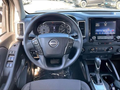 Used 2024 Nissan Frontier SV image 16