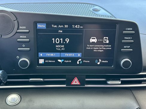 Used 2025 Hyundai Elantra Hybrid FWD image 18