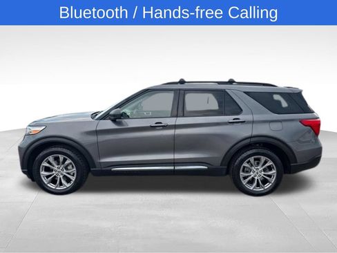 Used 2022 Ford Explorer XLT w/ Equipment Group 202A AWD/4WD image 2